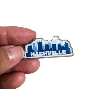 NWOT Nashville Tennessee Skyline lapel pin blue white flair western Art to wear